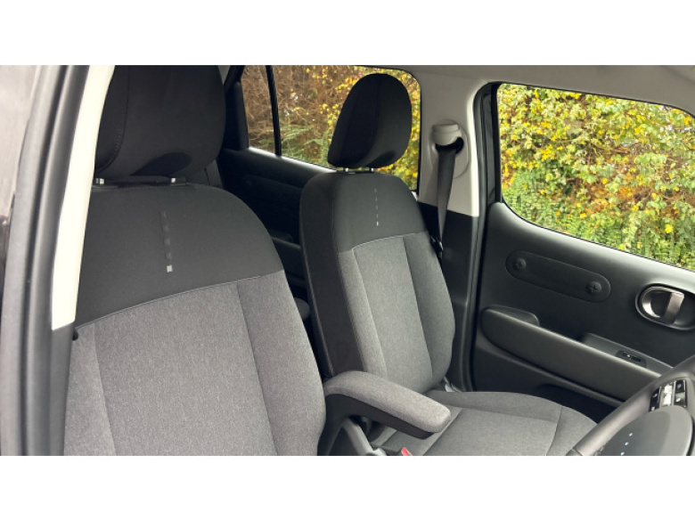 Hyundai INSTER 85kW 02 49kWh 5dr Auto Electric Hatchback